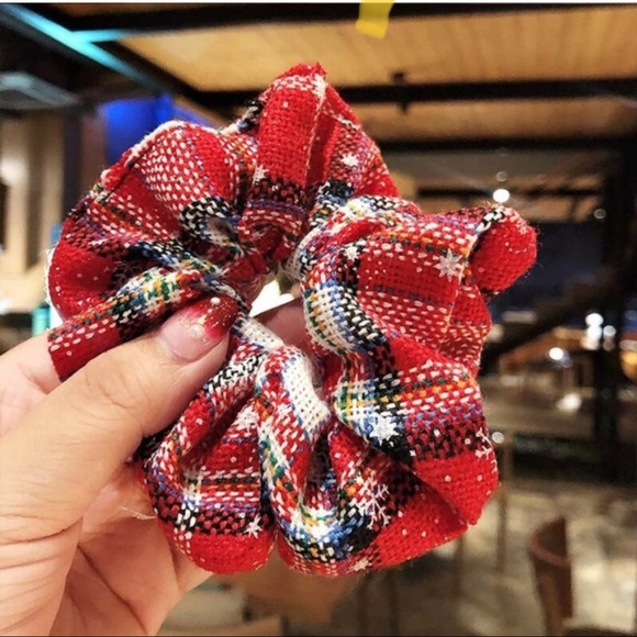 Various plaid patterns and color hair scrunchies. - Picture 6 of 7